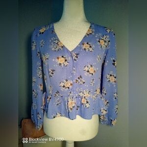 Candie's pretty floral print peplum top - Size Small